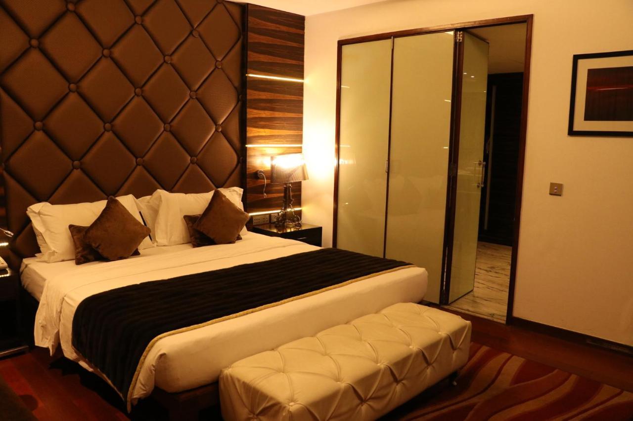 Holiday Inn Chandigarh Panchkula, An Ihg Hotel Εξωτερικό φωτογραφία A bedroom at the Taj Bengal