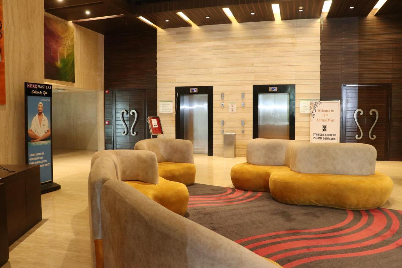 Holiday Inn Chandigarh Panchkula, An Ihg Hotel Εξωτερικό φωτογραφία The lobby of the hotel