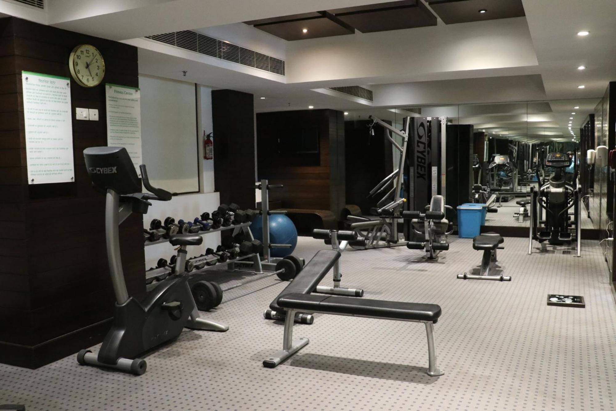 Holiday Inn Chandigarh Panchkula, An Ihg Hotel Εξωτερικό φωτογραφία The gym at the hotel