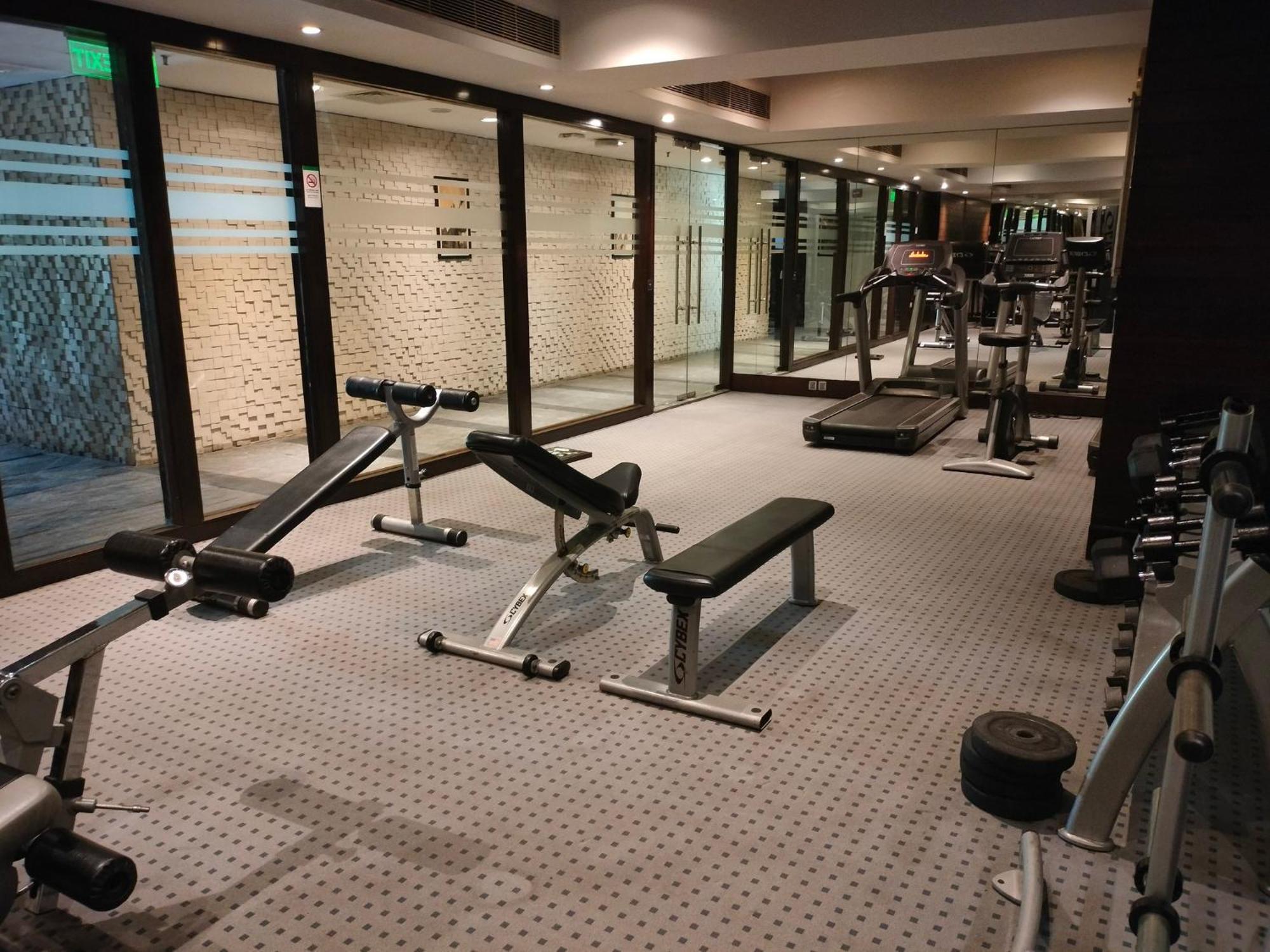 Holiday Inn Chandigarh Panchkula, An Ihg Hotel Εξωτερικό φωτογραφία The gym at the hotel