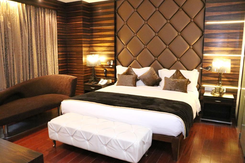 Holiday Inn Chandigarh Panchkula, An Ihg Hotel Εξωτερικό φωτογραφία A bedroom at the Taj Bengal